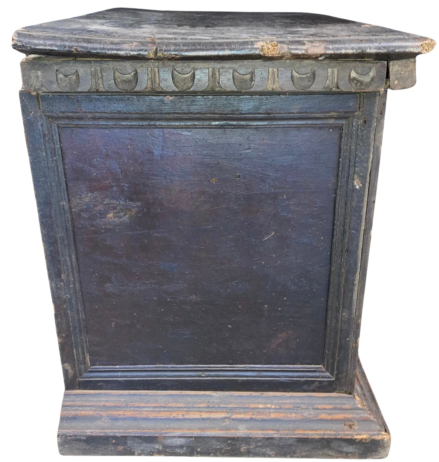 Medieval 17th Century European Armorial Box With Coat of Arms